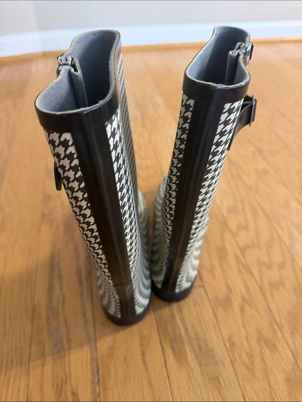 Nomad stylish knee